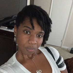 Meet your Posher, Adnisha